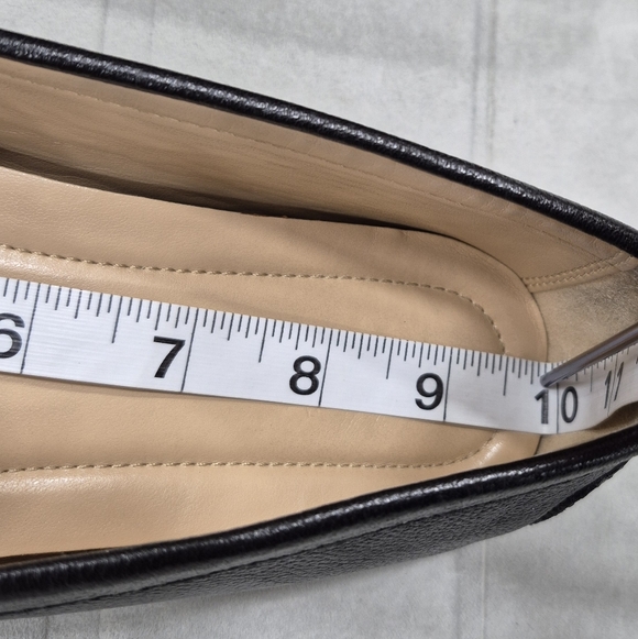 Michael Michael Kors moccasin loafers women's 8 black leather bow logo charm - Picture 11 of 15